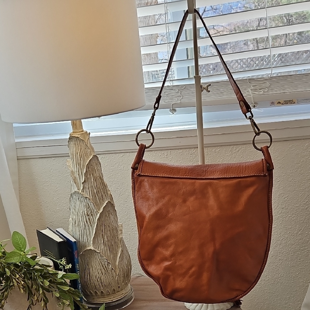 Italian Leather Tan Shoulder Bag - Picture 2 of 10